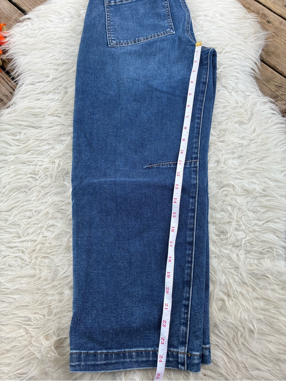 🌺Like new retails $109 Kut from the cloth High-Rise Ashton barrel jeans🌺 - Picture 7 of 8